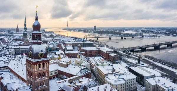 Uma Vista Aérea Catedral Dome Cidade Velha Riga Pôr Sol — Fotografia de Stock
