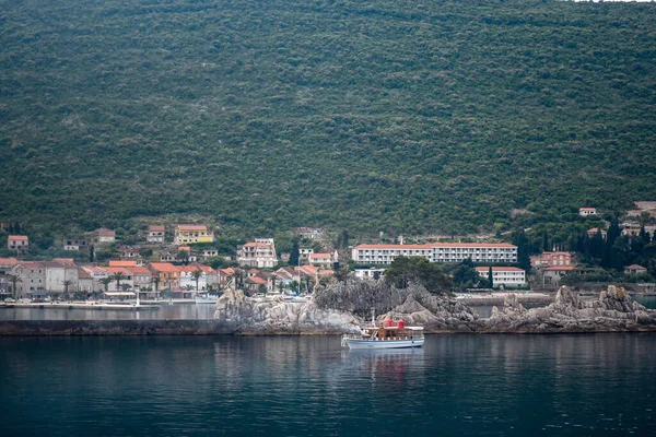 Krásné Historické Opevněné Město Korčula Chorvatsku Obklopen Zelení Kryté Hory — Stock fotografie