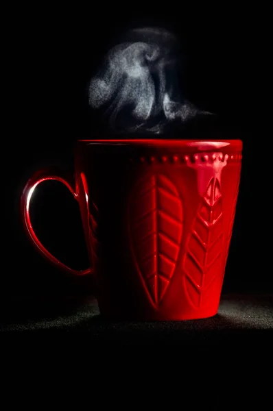 Вертикальный Крупный План Горячего Напитка Красной Чашке — стоковое фото