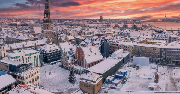 Una Foto Panorámica Hermosa Puesta Sol Sobre Ciudad Riga Cubierta — Foto de Stock