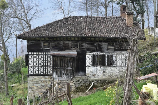 Старый Каменный Дом Сельской Местности — стоковое фото