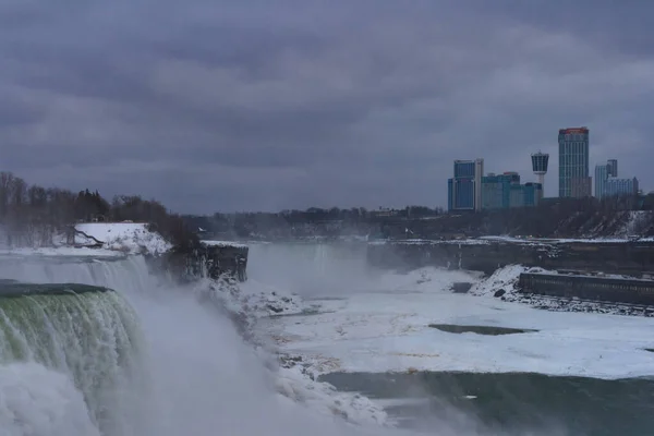 Kanada Daki Ünlü Niagara Şelalesi Nin Karartıcı Manzarası — Stok fotoğraf