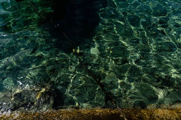 Primo Piano Acqua Lago Verde Con Increspature — Foto Stock