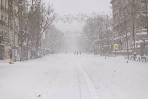 2021年西班牙马德里的多雪街道 — 图库照片