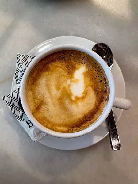 Een Verticaal Top Winkel Van Een Kop Koffie — Stockfoto