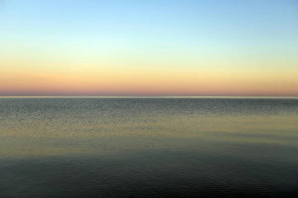 Belo Pôr Sol Sobre Lago Tranquilo — Fotografia de Stock