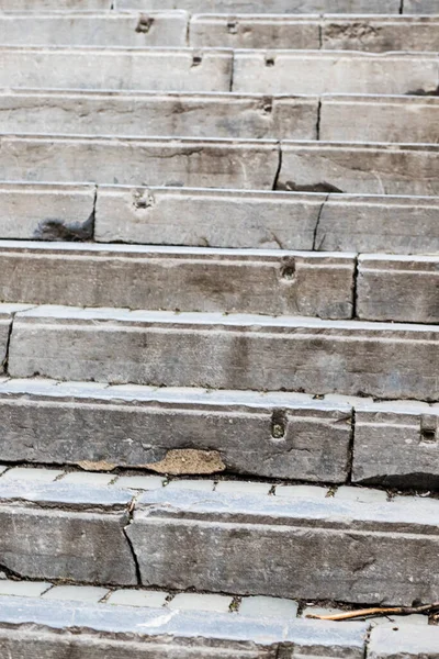 Eine Vertikale Aufnahme Von Grunge Betontreppen — Stockfoto