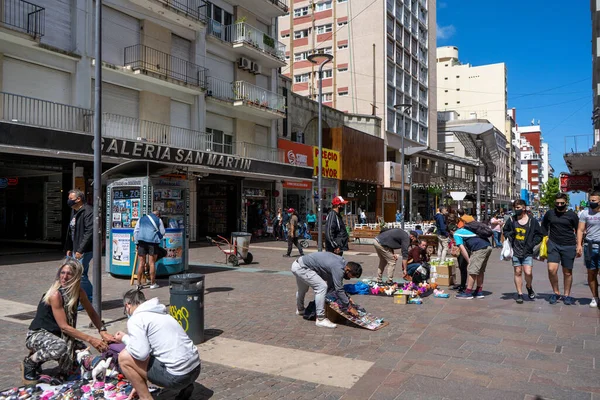 Mar Del Plata Argentina Jan 2021 세계적 유행병으로 계절초에 보행자들이 — 스톡 사진