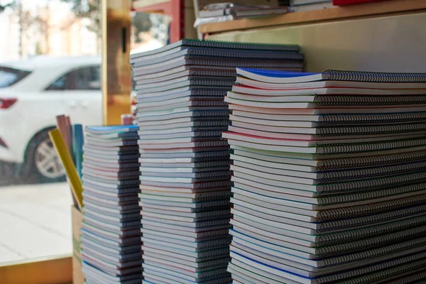 Tres Líneas Cuadernos Plegados Escuela Papelería — Foto de Stock