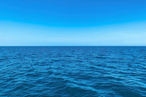 Ett Vackert Blått Hav Klar Himmel — Stockfoto