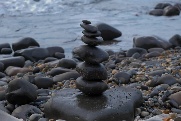 海滩上一堆石头的特写镜头 — 图库照片