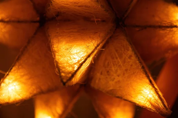 Dekoratív Asztali Lámpa Kötött Lámpaernyővel — Stock Fotó