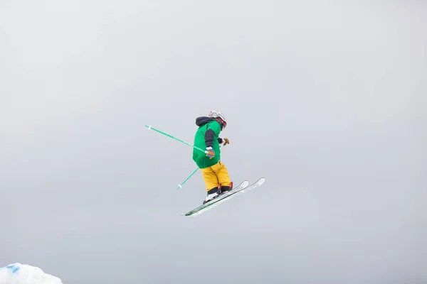 Mchenry Estados Unidos Febrero 2016 Esquiadores Nieve Estación Esquí Wisp —  Fotos de Stock