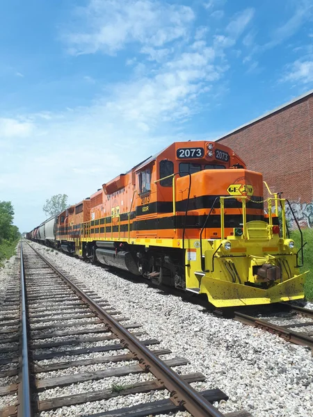 カナダのキッチン 2017年5月24日 オレンジと黄色の列車荷役貨物 — ストック写真