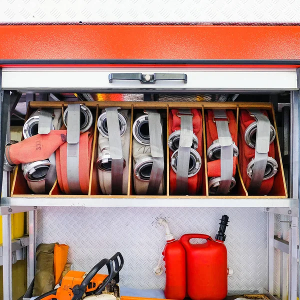 救援消防车 消防车内的设备 — 图库照片