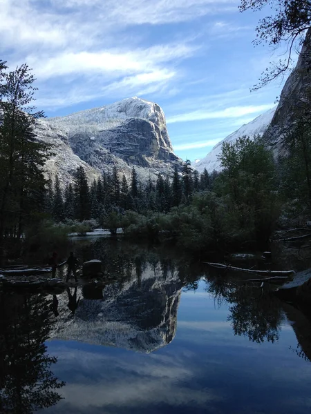 Una Mañana Tranquila Con Reflejo Completo Del Lago Espejo Yosemite — Foto de Stock