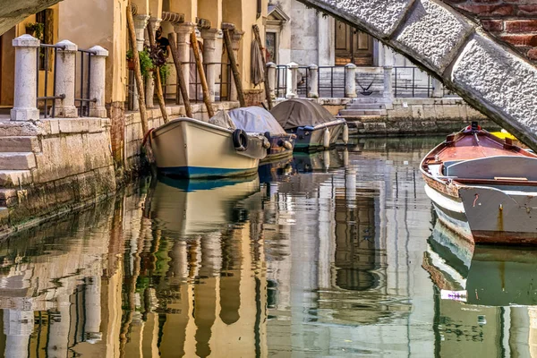 Een Leeg Venetië Kanaal Zonder Toeristen Oude Venetiaanse Huizen — Stockfoto