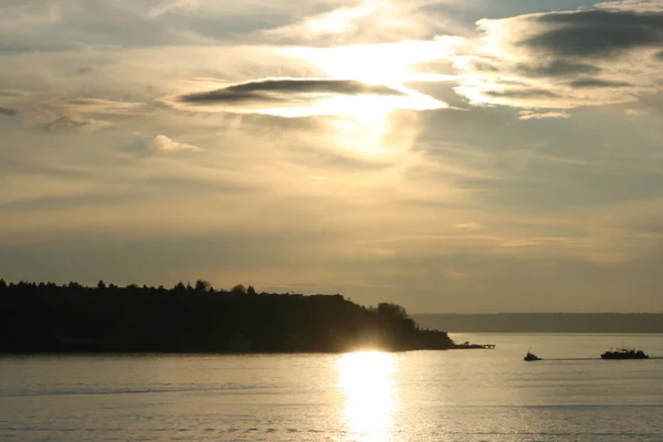 Uma Bela Paisagem Pôr Sol Refletindo Sobre Mar Elliot Bay — Fotografia de Stock