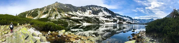 Una Vista Panorámica Del Lago Morskie Oko Con Las Montañas — Foto de Stock