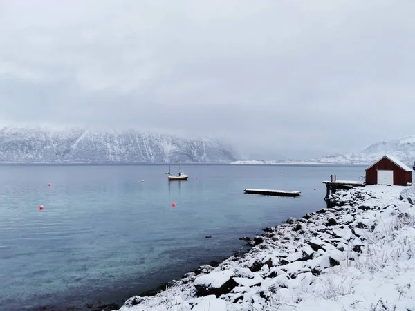 Een Prachtige Foto Van Winter Het Noordpoolgebied Hillesoy Kvaloya Island — Stockfoto