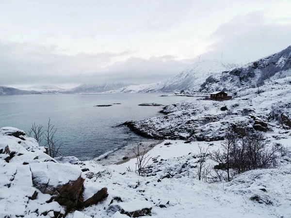 Piękne Ujęcie Zimy Regionie Arktyki Hillesoy Wyspa Kvaloya Tromso Norwegia — Zdjęcie stockowe