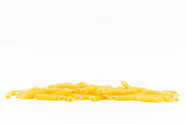 Primer Plano Pasta Italiana Cruda Aislada Sobre Fondo Blanco — Foto de Stock