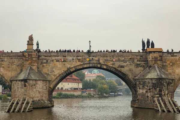 Prag Tschechische Republik 2013 Blick Auf Die Karlsbrücke Von Der — Stockfoto