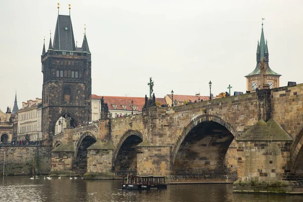 Prag Tschechische Republik 2013 Blick Auf Karlsbrücke Und Turm Von — Stockfoto