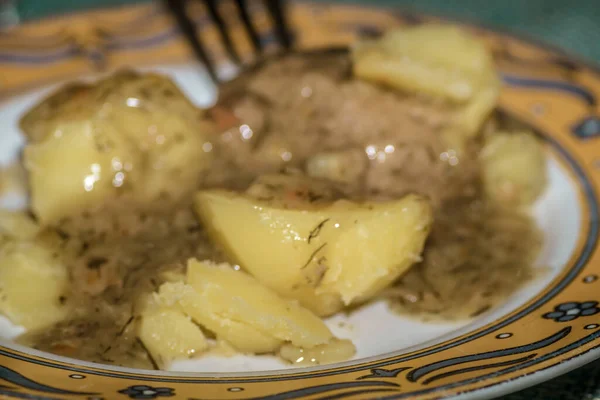 Gros Plan Plat Base Pommes Terre Viande Servi Sur Une — Photo