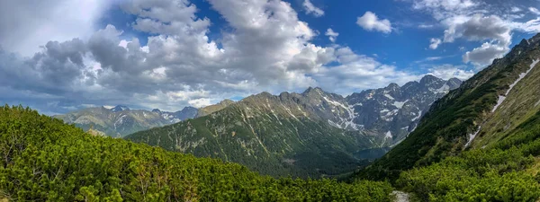 Uma Vista Hipnotizante Das Montanhas Parque Nacional Tatra Polônia — Fotografia de Stock