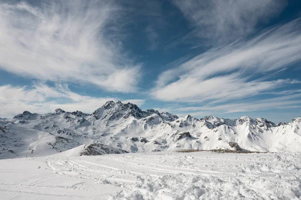 Красивый Пейзаж Покрытыми Снегом Горами Австрийском Ишхеде — стоковое фото
