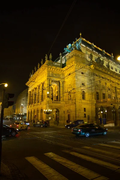 Prag Tjeckien Oct 2013 Nationalteaterbyggnad Natten Prag Tjeckien — Stockfoto