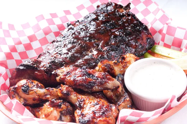 Bbq Half Rack Ribs Pound Wings — Stock Photo, Image