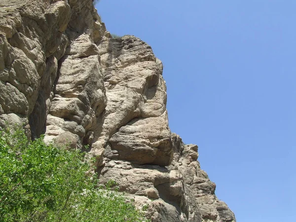 夏のアルメニアのVayots Dzor地域の岩 — ストック写真