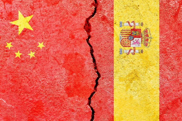 Una Representación Bandera China España Una Superficie Agrietada Conflicto Política — Foto de Stock