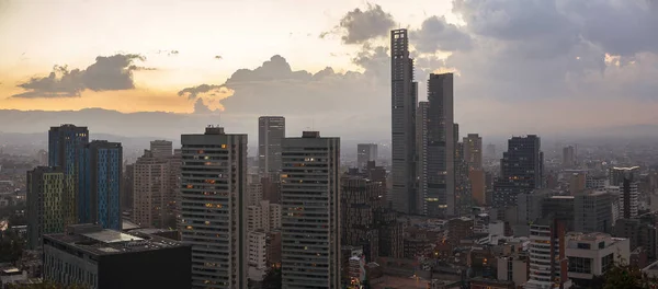 Modern Épületek Látképe Bogotában Kolumbiában Naplementekor — Stock Fotó