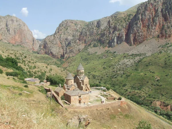 Yazın Ermenistan Vayots Dzor Bölgesinde Bir Ortaçağ Hıristiyan Kilisesi — Stok fotoğraf