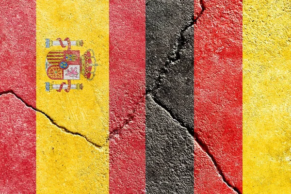 Spanya Almanya Nın Bayrağının Sert Bir Çatlak Yüzeyi Üzerine Boyutlu — Stok fotoğraf