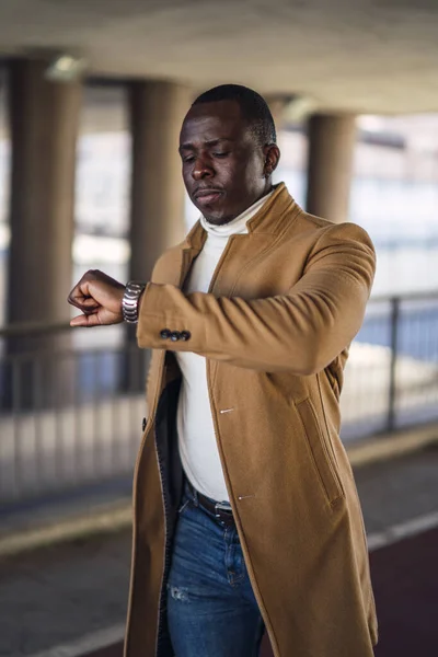Shallow Focus Shot Stylish Handsome African Male Coat Looking His — Stock Photo, Image
