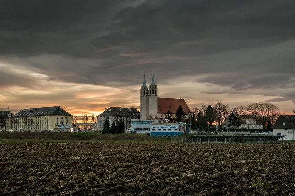 Opole Polonia 2020 Opole Szczepanowice Panorama Aldea Con Iglesia San —  Fotos de Stock