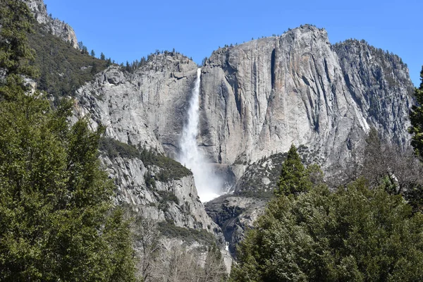 Una Vista Cerca Las Cataratas Yosemite Parque Nacional Yosemite California — Foto de Stock