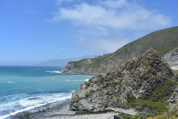 Уздовж Каліфорнійського Узбережжя Видніється Вид Океан Гірську Місцевість — стокове фото