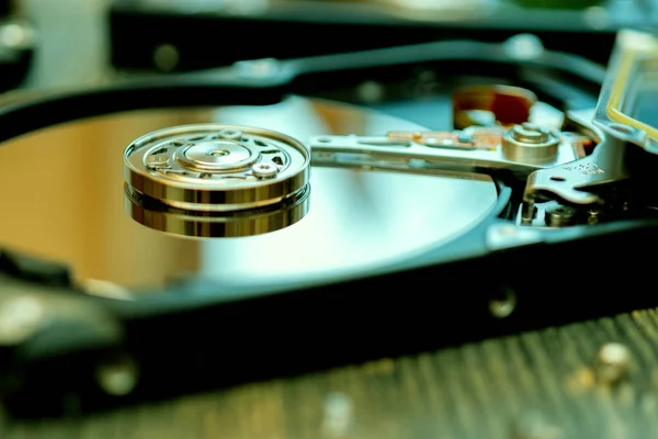 Bir Bilgisayarın Sabit Disklerinin Yakın Çekim Görüntüsü — Stok fotoğraf