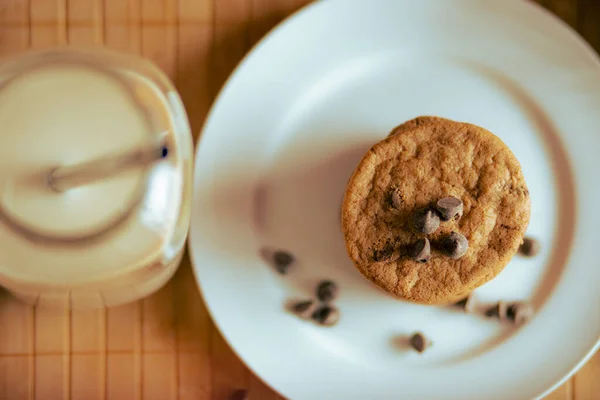 Una Vista Superior Deliciosas Galletas Con Vaso Leche — Foto de Stock