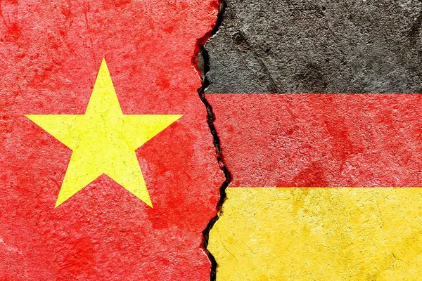 Esempio Delle Bandiere Del Vietnam Della Germania Una Superficie Rocciosa — Foto Stock