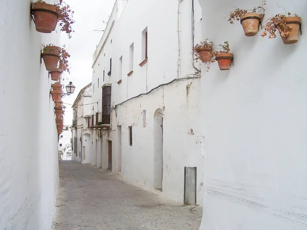 Callejón Pintado Blanco Con Macetas Las Paredes Arcos Frontera Cádiz —  Fotos de Stock