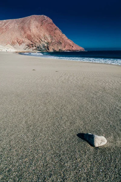 Вертикальный Снимок Пляжа Playa Tejita Бирюзовый Канарских Островах Тенерифе Красной — стоковое фото