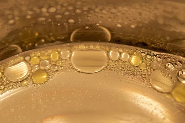 石鹸水に油滴のマクロショット — ストック写真