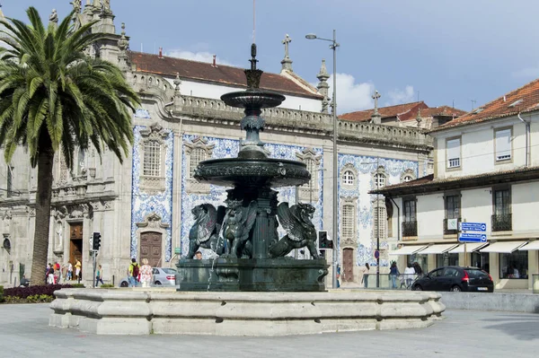 Oporto Portugalia Lip 2015 Fotografia Pięknego Placu Fontanną — Zdjęcie stockowe