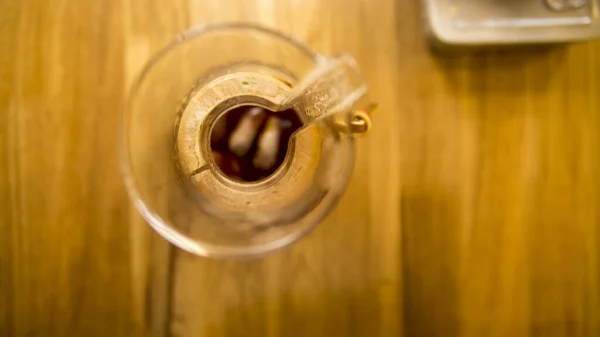 Överblick Över Intressant Kaffebryggare Ett Träbord — Stockfoto